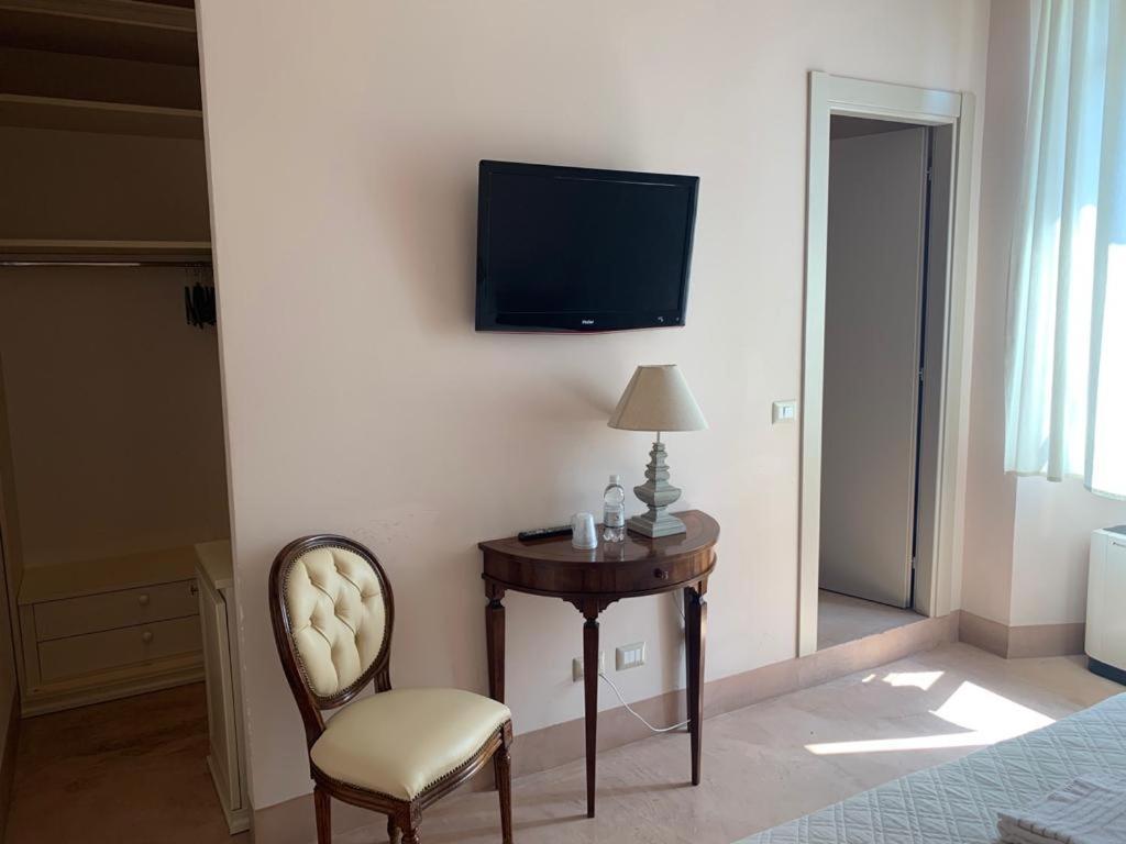 Relais Real Collegio Hotel 3*